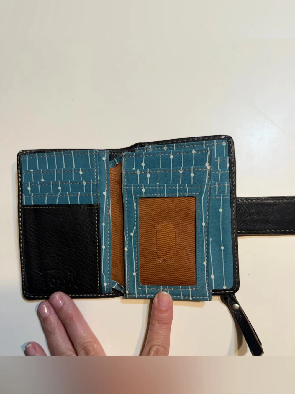 vintage Fossil black leather snap-closure wallet